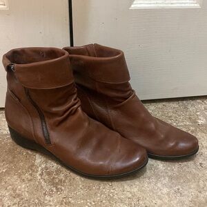Mephisto brown leather zip up booties